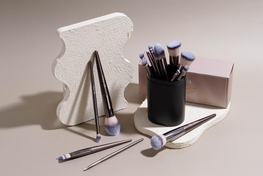 BS-MALL Professional Makeup Brush Set 18 Pcs Premium Synthetic Foundation Powder Concealers Eye Shadows Blush Makeup Brushes with Travel Case (Matte white beige)